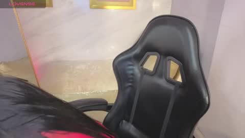 Live 800am 200pm COLOMBIAN HOUR online show from 04-25-26, 01:25