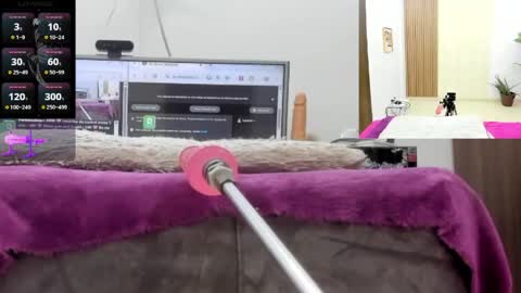Snapshot of paulina_davis_ chatting on 06-07-26, 01:10 Paulina Davis online show from 06-07-26, 01:10