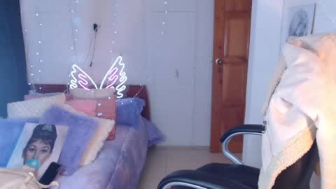 Snapshot of paulina_galvis2700 chatting on 05-22-26, 05:40 paulina online show from 05-22-26, 05:40