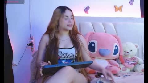 Pau online show from 05-08-26, 04:07