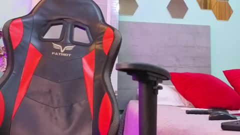 Paulina  online show from 11-14-25, 08:29