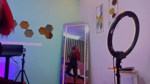 Snapshot of paulina_sodi chatting on 05-29-26, 05:00 Paulina online show from 05-29-26, 05:00