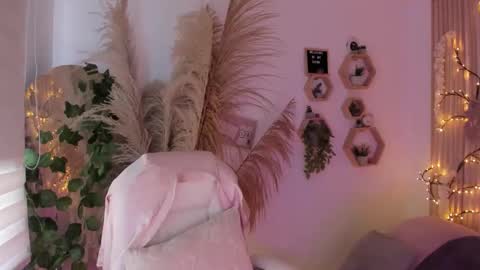 Estefania online show from 12-03-25, 06:28