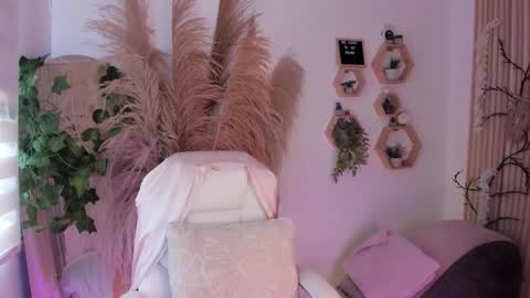 Estefania online show from 03-11-26, 05:19