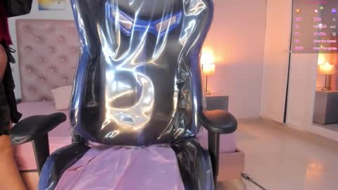 PaulinaSaennz online show from 03-25-26, 12:00