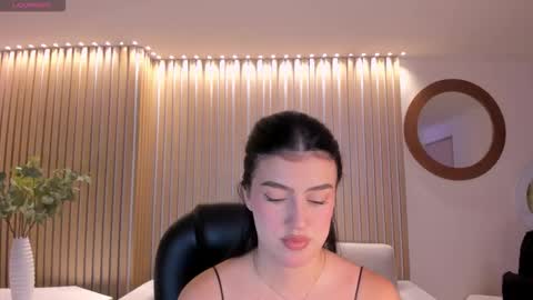 Snapshot of paulinasantosx chatting on 10-19-25, 05:02 Paulina Santos  online show from 10-19-25, 05:02