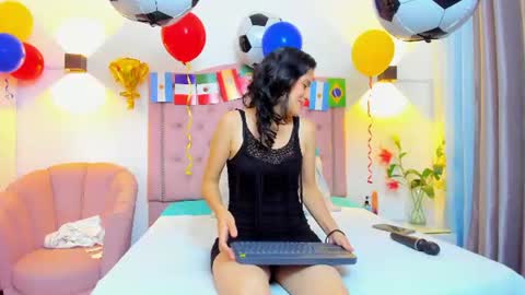 Snapshot of paulinavera chatting on 06-13-26, 01:53 paulinavera online show from 06-13-26, 01:53