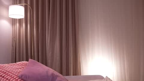 Snapshot of pauline_7 chatting on 01-14-26, 04:01 pauline_7 online show from 01-14-26, 04:01