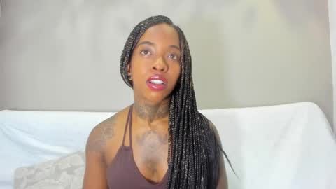 Snapshot of pauline_fox chatting on 09-09-25, 01:38 Pauline online show from 09-09-25, 01:38