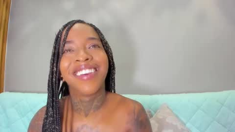 Snapshot of pauline_fox chatting on 09-12-25, 01:38 Pauline online show from 09-12-25, 01:38