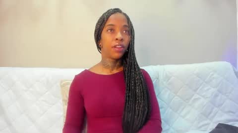 Snapshot of pauline_fox chatting on 09-15-25, 12:21 Pauline online show from 09-15-25, 12:21