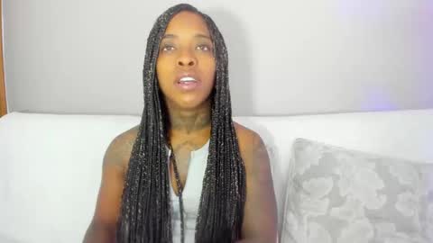 Snapshot of pauline_fox chatting on 09-17-25, 01:07 Pauline online show from 09-17-25, 01:07