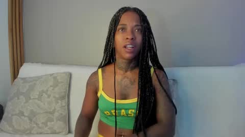 Snapshot of pauline_fox chatting on 09-26-25, 01:42 Pauline online show from 09-26-25, 01:42