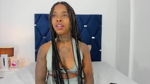 Snapshot of pauline_fox chatting on 10-05-25, 12:20 Pauline online show from 10-05-25, 12:20