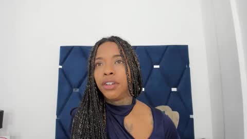 Snapshot of pauline_fox chatting on 10-17-25, 02:37 Pauline online show from 10-17-25, 02:37