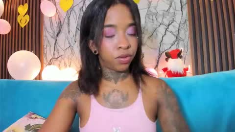 Snapshot of pauline_fox chatting on 11-28-25, 02:25 Pauline online show from 11-28-25, 02:25