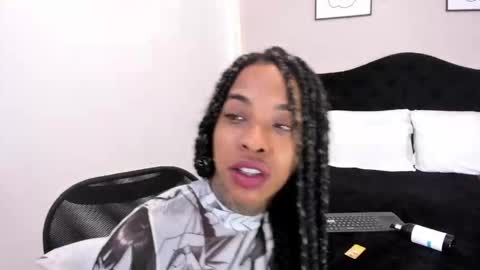 Pauline online show from 04-25-26, 02:03