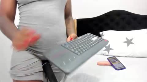 Snapshot of pauline_fox chatting on 05-24-26, 11:32 Pauline online show from 05-24-26, 11:32