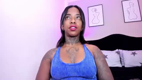 Snapshot of pauline_fox chatting on 06-12-26, 02:54 Pauline online show from 06-12-26, 02:54