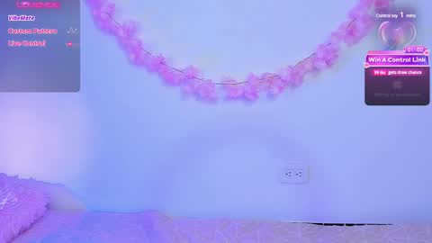 Snapshot of pauline_golden1 chatting on 02-13-25, 03:50 Pauline online show from 02-13-25, 03:50