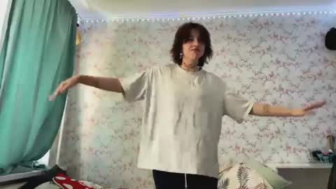 Snapshot of paulitabetenson chatting on 06-20-26, 07:55 lilyyyyy online show from 06-20-26, 07:55