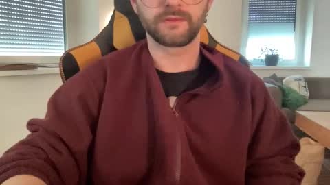 Snapshot of paulsimpsn chatting on 10-25-25, 10:34 love bush online show from 10-25-25, 10:34