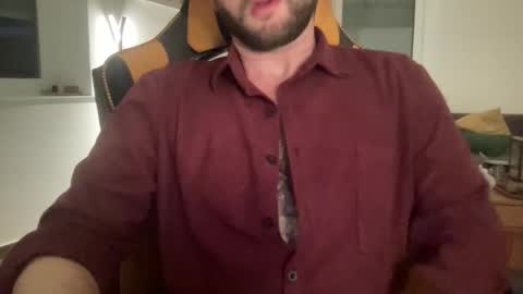 Snapshot of paulsimpsn chatting on 11-20-25, 10:31 love bush online show from 11-20-25, 10:31