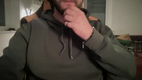 Snapshot of paulsimpsn chatting on 11-24-25, 08:19 love bush online show from 11-24-25, 08:19