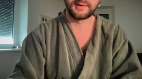 Snapshot of paulsimpsn chatting on 12-05-25, 10:24 love bush online show from 12-05-25, 10:24