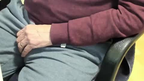 Snapshot of paultje7171 chatting on 02-14-25, 06:19 Paul online show from 02-14-25, 06:19