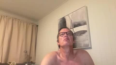 paulwill2377 online show from 12-02-25, 02:17