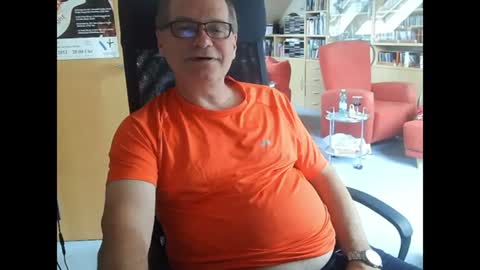 Pavlov aka Peter online show from 06-15-26, 07:32