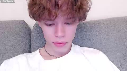 Snapshot of pawclaw chatting on 12-17-25, 09:54 pawclaw online show from 12-17-25, 09:54