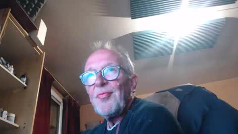 pc8474408 online show from 04-17-26, 01:41