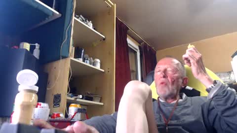 Snapshot of pc8474408 chatting on 06-15-26, 01:19 pc8474408 online show from 06-15-26, 01:19