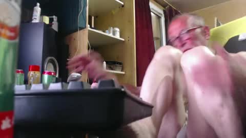 Snapshot of pc8474408 chatting on 06-24-26, 10:47 pc8474408 online show from 06-24-26, 10:47