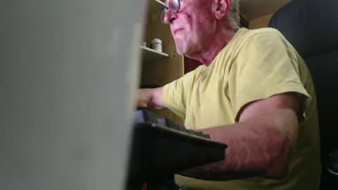 Snapshot of pc8474408 chatting on 06-25-26, 03:05 pc8474408 online show from 06-25-26, 03:05