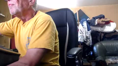 Snapshot of pc8474408 chatting on 06-28-26, 11:49 pc8474408 online show from 06-28-26, 11:49