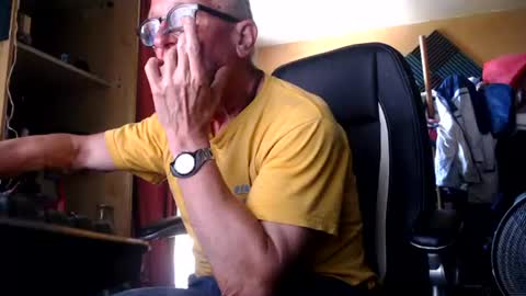 Snapshot of pc8474408 chatting on 06-29-26, 02:39 pc8474408 online show from 06-29-26, 02:39