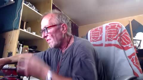 Snapshot of pc8474408 chatting on 07-23-26, 02:15 pc8474408 online show from 07-23-26, 02:15