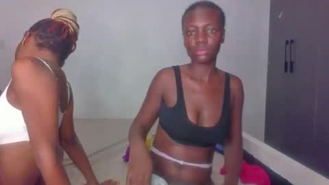 peach_ebonny online show from 05-13-26, 09:00