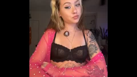 peachesncreampiezz online show from 07-10-26, 02:38