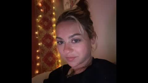 peachesncreampiezz online show from 07-11-26, 06:27