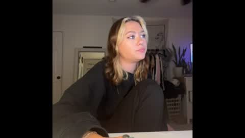 peachesncreampiezz online show from 07-12-26, 02:35