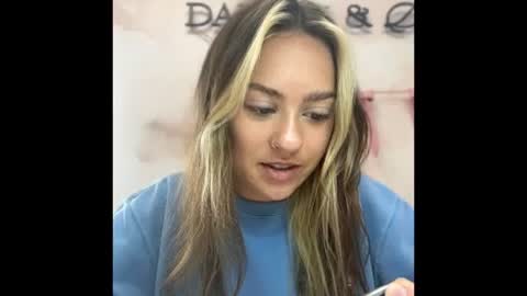peachesncreampiezz online show from 07-17-26, 04:45