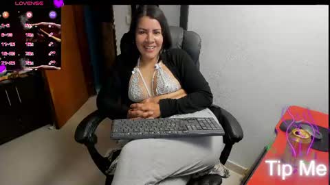 Tangerine Penaut online show from 07-14-26, 02:05