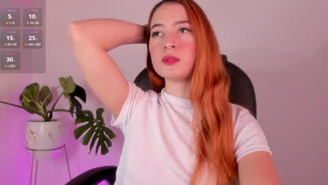 Snapshot of pear__moon chatting on 04-07-26, 02:12 LILLY online show from 04-07-26, 02:12