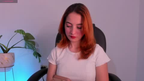 Snapshot of pear__moon chatting on 05-22-26, 04:41 LILLY online show from 05-22-26, 04:41