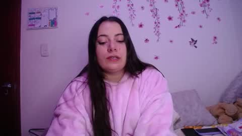 Pearl online show from 02-27-26, 04:45