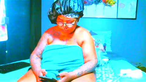 Pearl online show from 03-09-25, 01:25